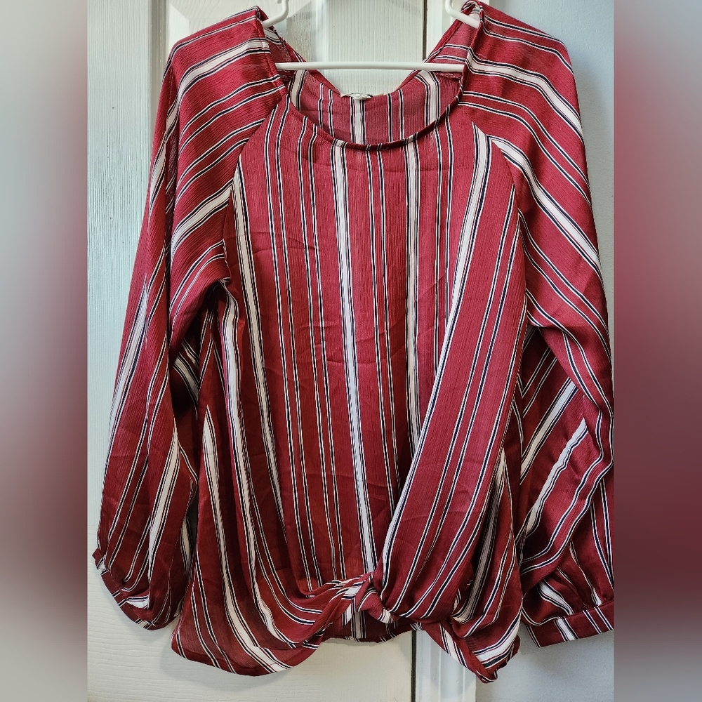 Umgee blouse size Small
